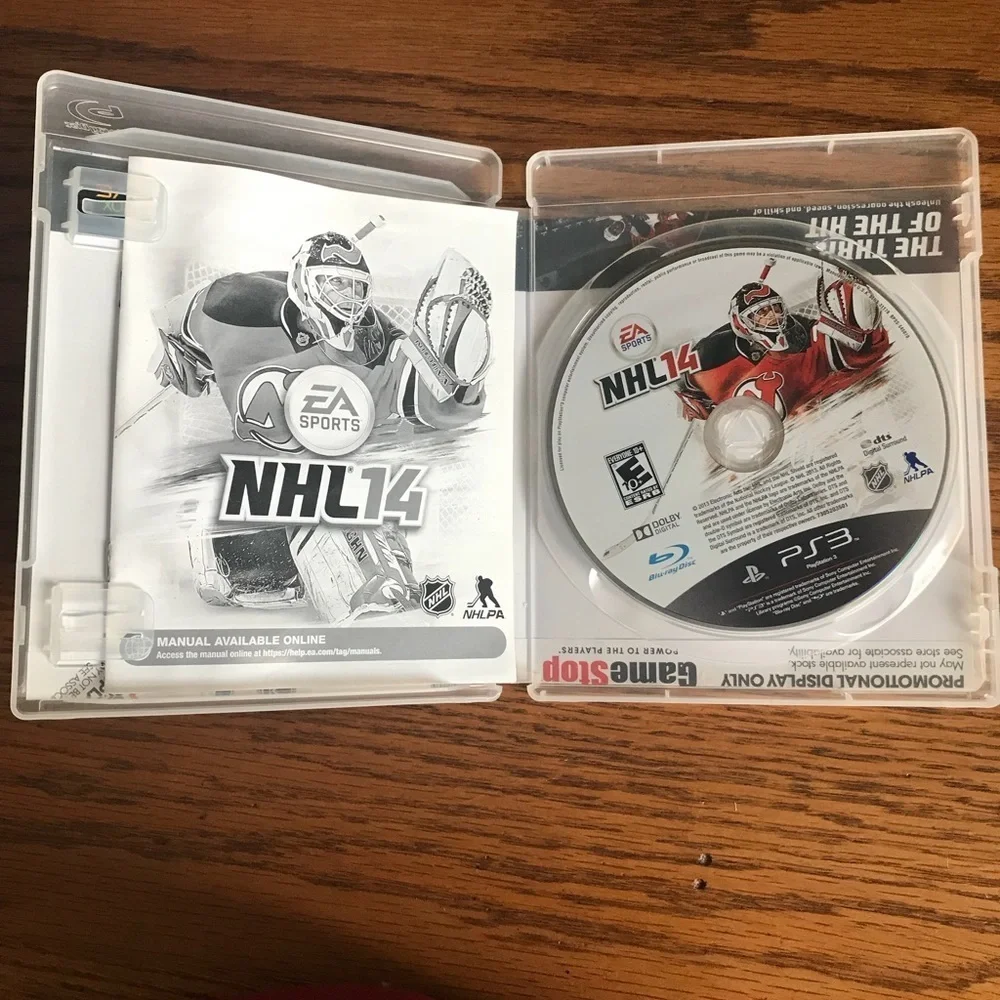 EA Sports NHL14 Blu-ray Game